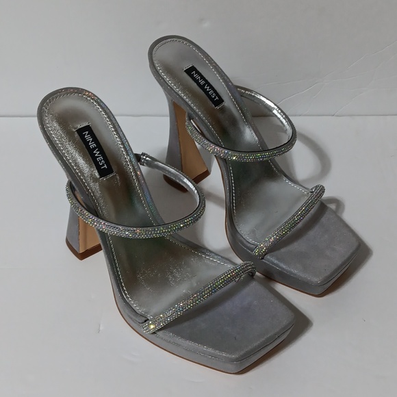 Nine West Women's Behot3 Heeled Mule Sandals - Open Toe Platform Slide Sandals 70s Vibe